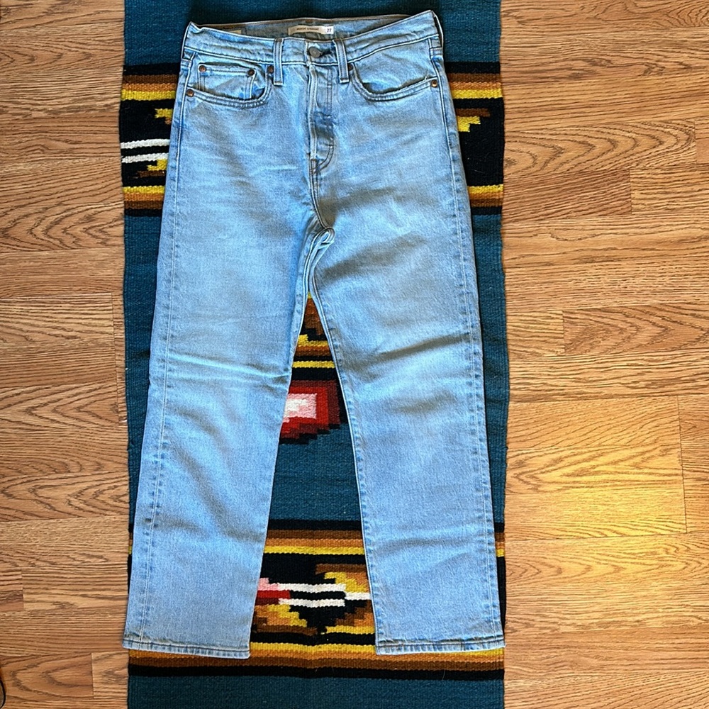 Levi's Premium Wedgie Straight Fit, Women's size 27